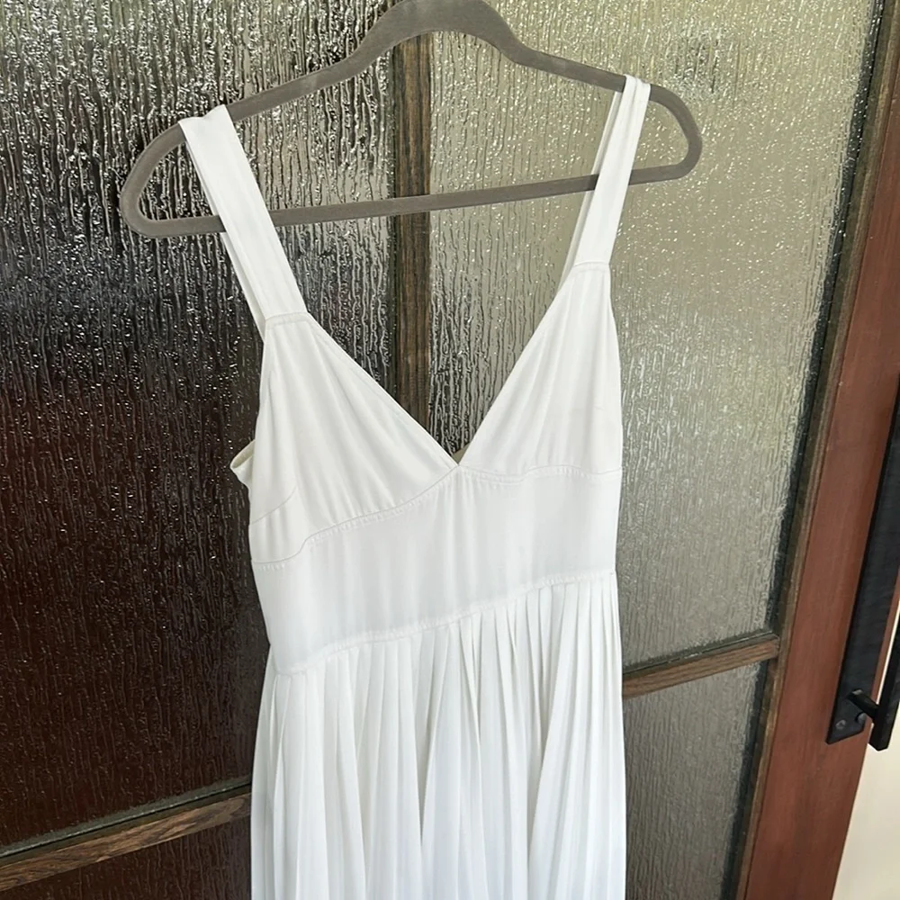 Vince Pleated Jumpsuit In Optic White V-Neck Sleeveless Size 6 - Picture 7 of 12
